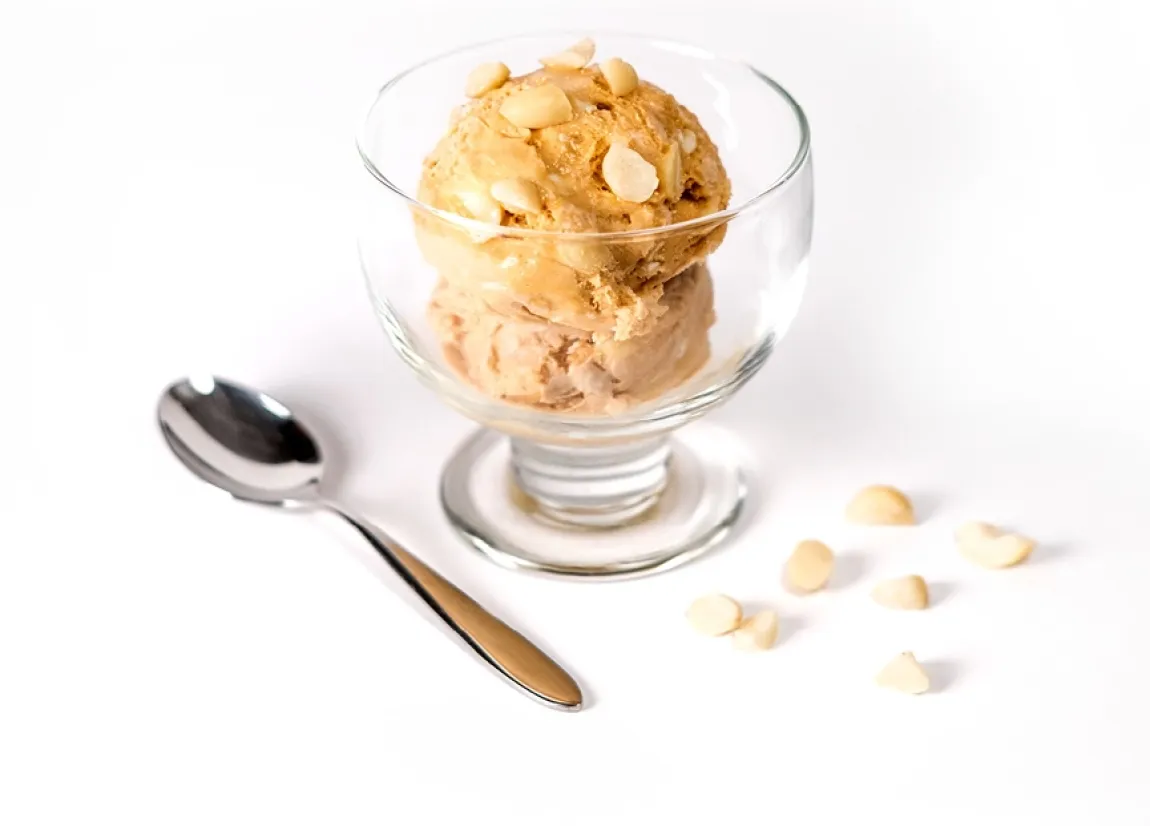 Macadamia nut ice cream