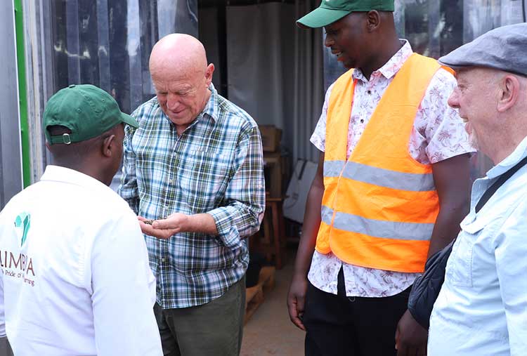 Besuch des Omnivore Recycling Containers 